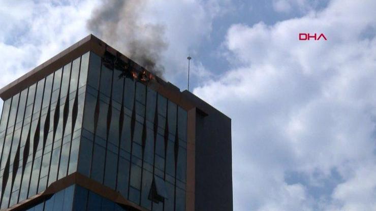 Kadıköyde iş merkezinde yangın | Video
