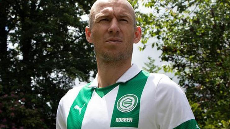 Arjen Robben futbola geri döndü