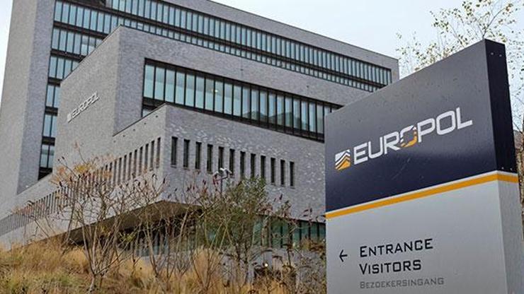 Europolden organize suç örgütlerine operasyon: 100den fazla gözaltı