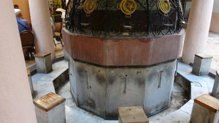 Tarihi caminin muslukları çalındı | Video