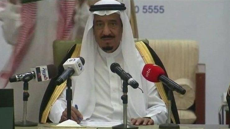 Suudi Kralı Selman hastaneye kaldırıldı | Video