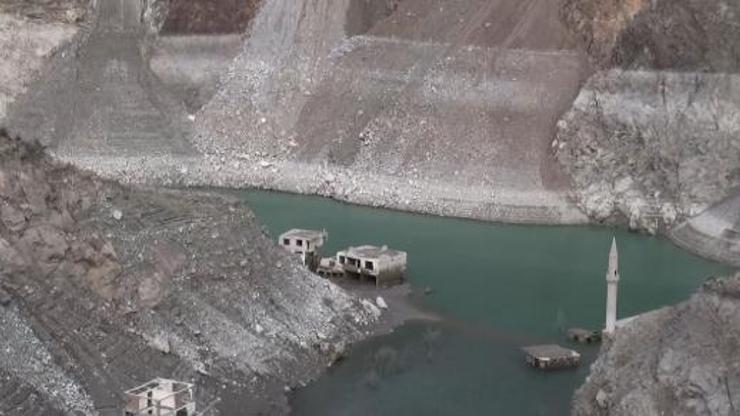 Son dakika... Çoruh Nehri üzerindeki 3 barajda, su seviyesi azaldı