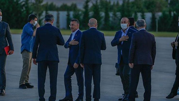 Cumhurbaşkanı Yardımcısı Oktay ve Bakan Çavuşoğlu yurda döndü