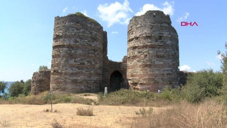 Tarihi kale harabeye döndü | Video