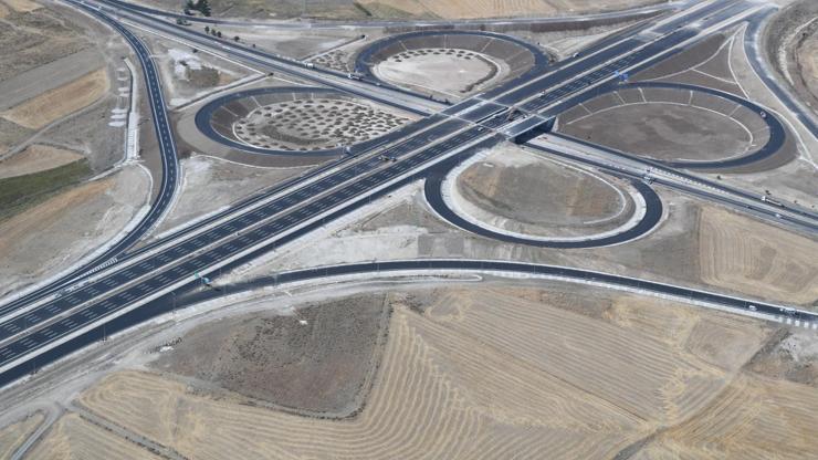 Bakan Karaismailoğlu Ankara-Niğde Otoyolunu inceledi