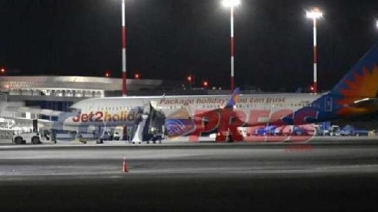 İstanbuldan kalkan uçakta büyük panik Yunanistana acil iniş yaptı
