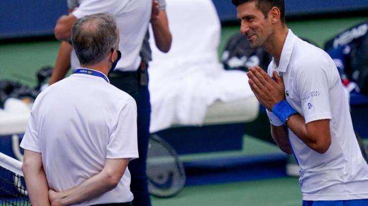 Novak Djokovic diskalifiye edildi