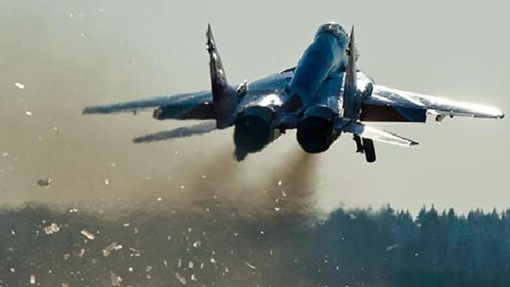 Rus savaş uçağı, İngiliz gözetim uçağını engelledi
