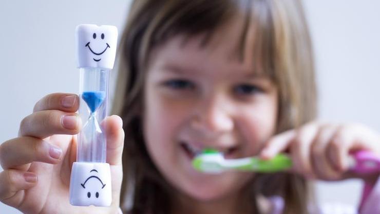 Çocuklarda diş çürüğünün 4 nedeni: Diş çürüğü nasıl geçer Tedavisi nedir