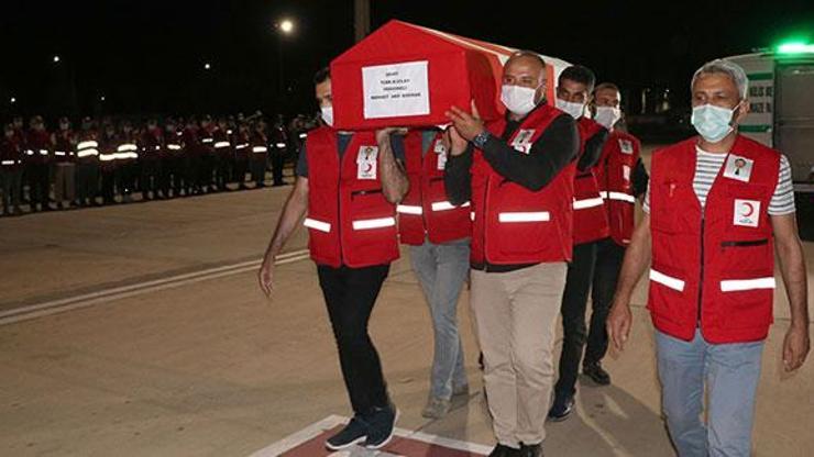 Suriyede şehit olan Türk Kızılay personelinin cenazesi memleketine uğurlandı