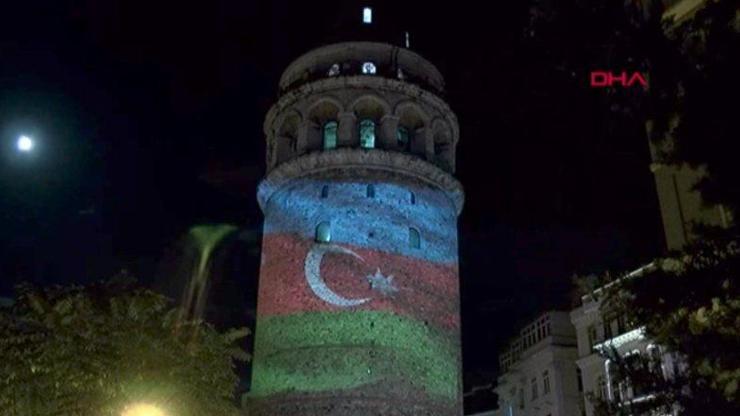 Galata Kulesine Azerbaycan bayrağı yansıtıldı