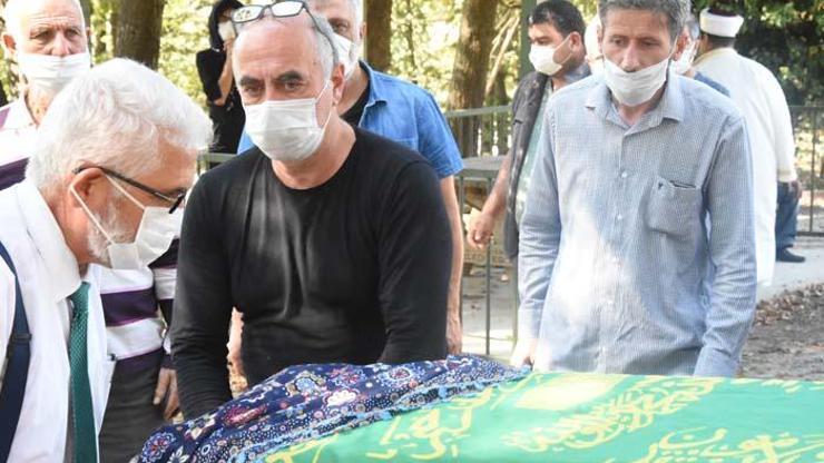 Yönetmen Ezel Akayın acı günü Annesi hayatını kaybetti