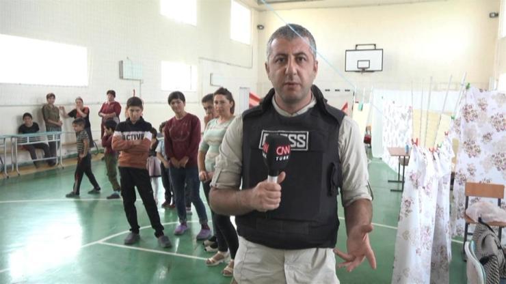 Son dakika... Azerbaycanlı siviller spor salonuna sığındı