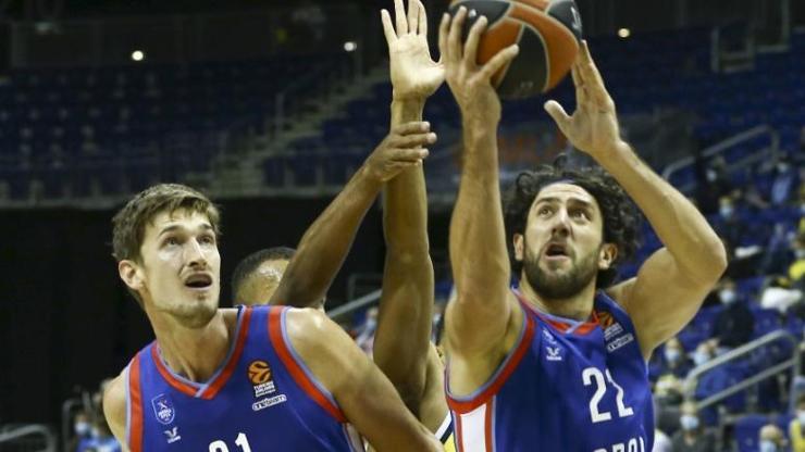 Anadolu Efes ilk galibiyetini aldı