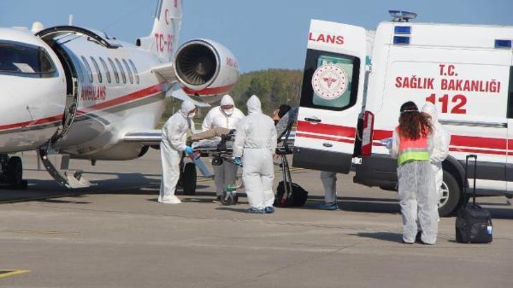 Covid-19 olan Afgan uyruklu doktor, ambulans uçakla Türkiye’ye getirildi
