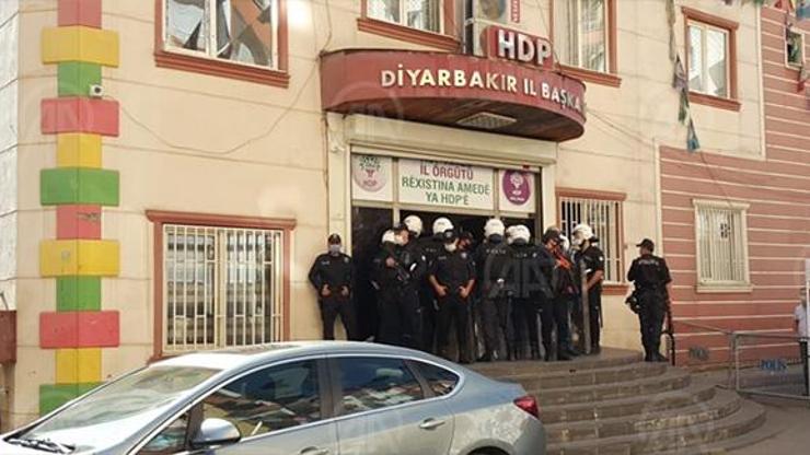 Son dakika.. Diyarbakır HDP il binasında polis araması yapılıyor