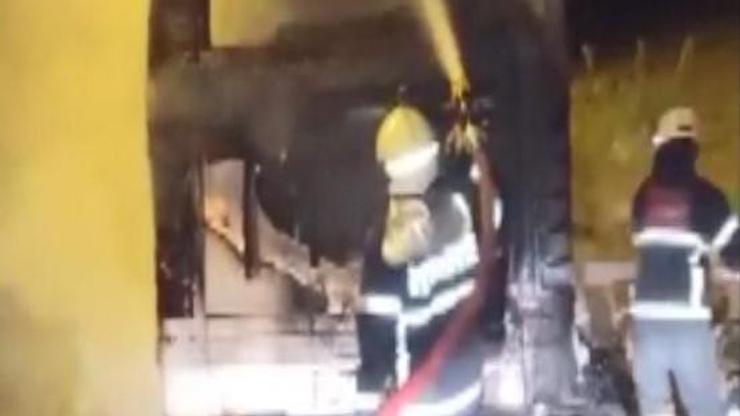 Şanlıurfada servis otobüsünde yangın; 15 kişi son anda kurtuldu