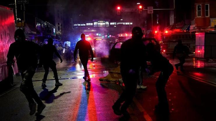 ABDde bir siyahi daha polis tarafından öldürüldü, sokaklar karıştı