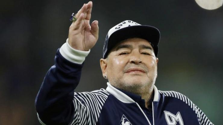 Arjantinli futbolcu Maradonanın beyin ameliyatı başarılı geçti