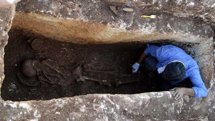 Perre Antik Kentinde 1500 yıllık insan iskeleti bulundu