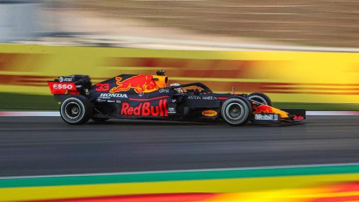 Formula 1 İstanbulda ilk seansın en hızlısı Verstappen