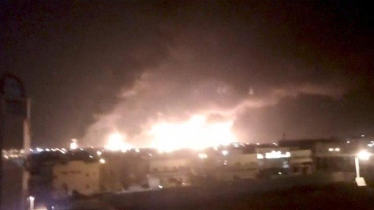Suudi devlet petrol şirketi vuruldu, yangın çıktı | Video