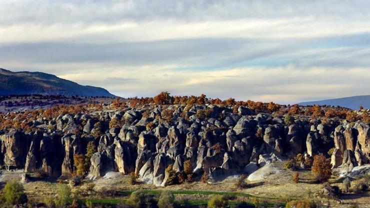 Kapadokyayı andırıyor 2 bin yıllık antik kentten doyumsuz sonbahar manzaraları