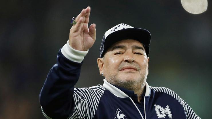 Futbol dünyasından Maradona geçti İşte veda mesajları