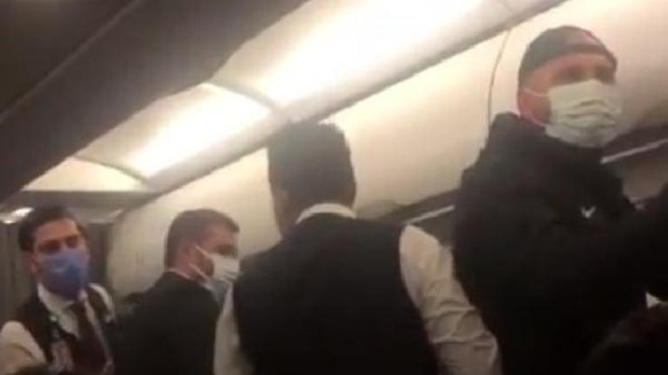 3 yolcu ile futbolcular uçakta birbirine girdi