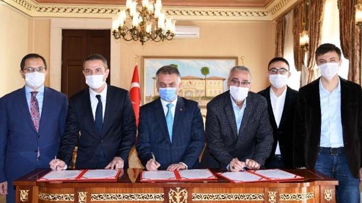Finikeli hayırseverden eğitime çifte katkı