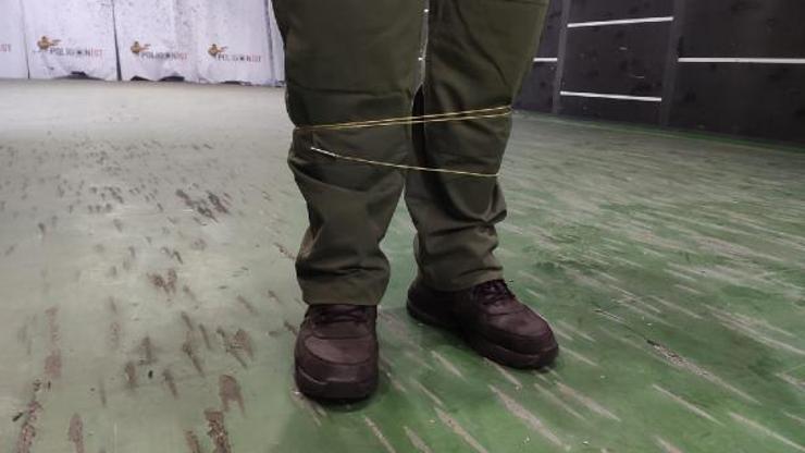 Uzaktan kelepçeleme cihazı Türkiye’de; 8 metre mesafeden hedefi etkisiz hale getiriyor Uzaktan kelepçeleme cihazı Türkiye’de; 8 metre mesafeden hedefi etkisiz hale getiriyor