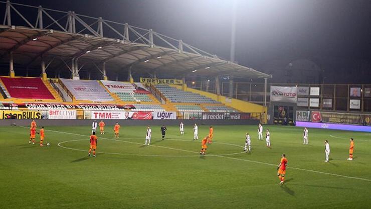 Son dakika... Karagümrük-Galatasaray maçında protesto