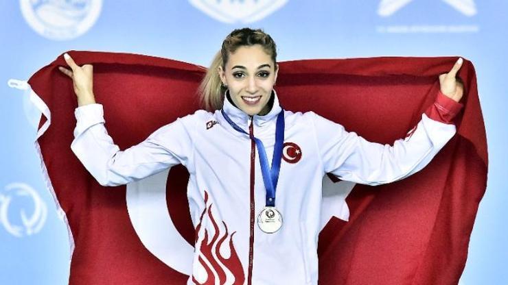 Göksu Üçtaş Şanlı gümüş madalya kazandı