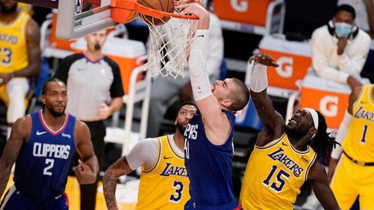 Son şampiyon Lakers sezona yenilgiyle başladı