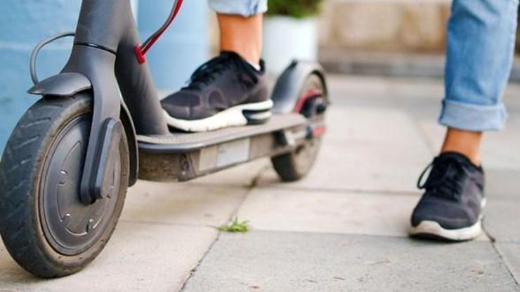 Elektrikli scooter(e-skuter) sürme yaşı kaç oldu