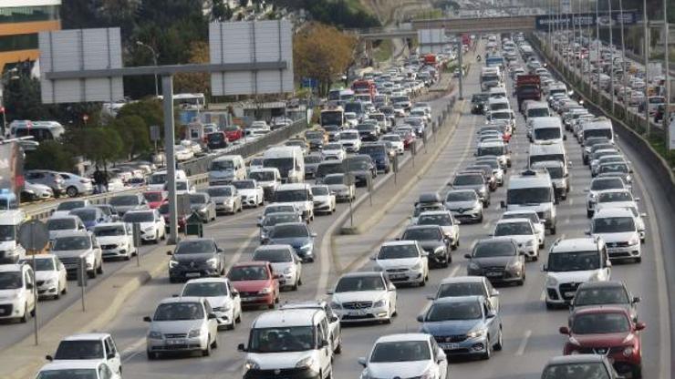 Kısıtlama öncesi İstanbulda trafik yoğunluğu