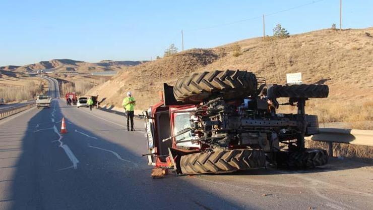 Römork traktörden ayrıldı: 3 yaralı