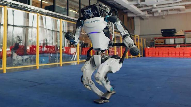 Boston Dynamicsin robotu şimdi de dans etti