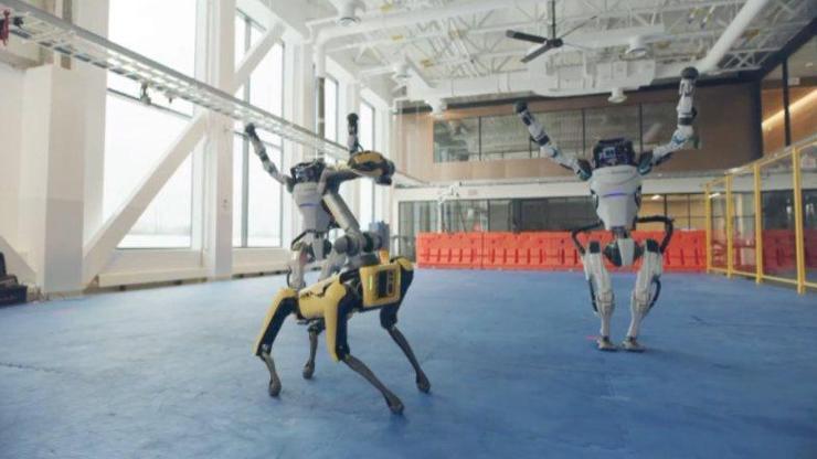 Dans eden robotlar misket havası ile tanışırsa... | Video