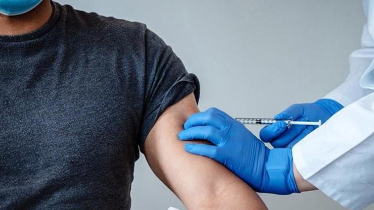 İtalya’da 6 gün önce aşı olan doktor Covid-19'a yakalandı İtalya’da 6 gün önce aşı olan doktor Covid-19'a yakalandı