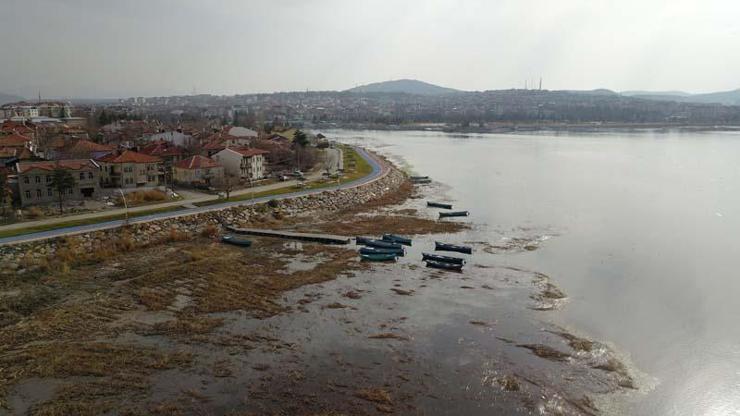 Türkiyenin en büyük tatlı su gölünde kuraklık alarmı