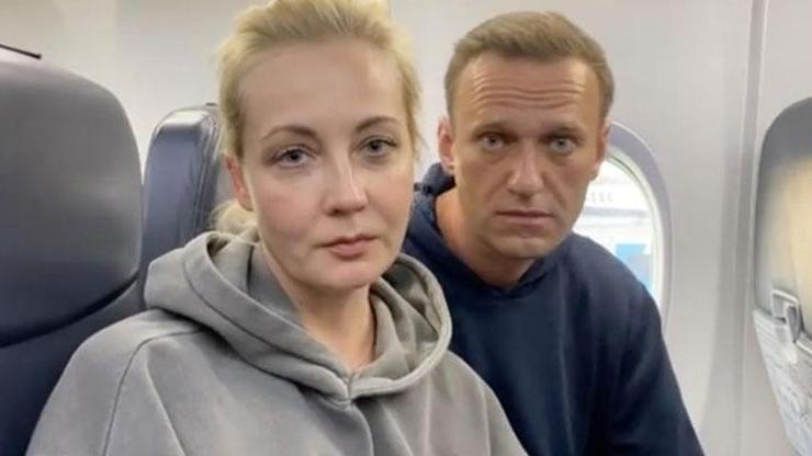 Rus muhalif Navalnıy, Berlin dönüşü Moskovadaki havaalanında gözaltına alındı | Video