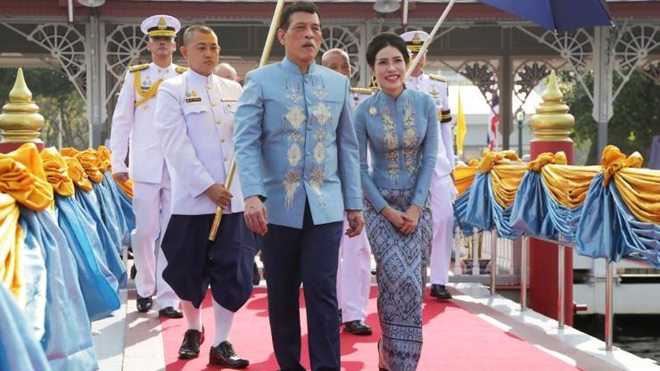 Tayland Kralından resmi metresine doğum günü jesti: İkinci Kraliçe ilan etti
