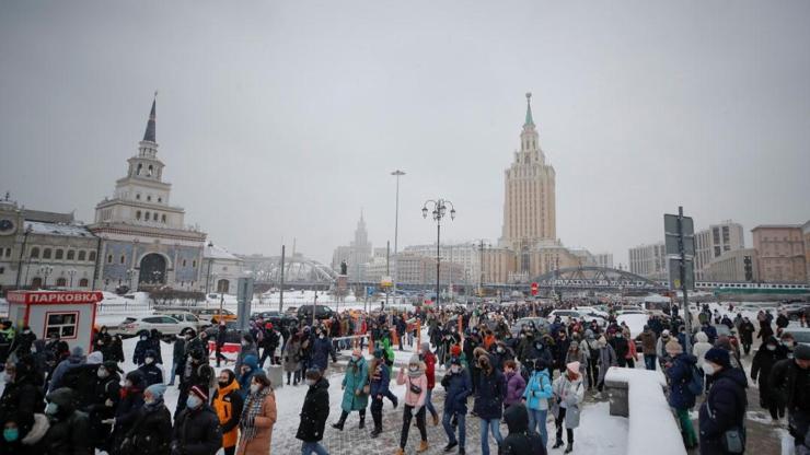 Rusyada binlerce kişi Navalny için sokaklarda: Yüzlerce kişi gözaltında