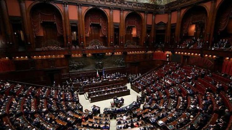 İtalyada hükümet krizini aşmak için teknokrat hükümet kurulması gündemde