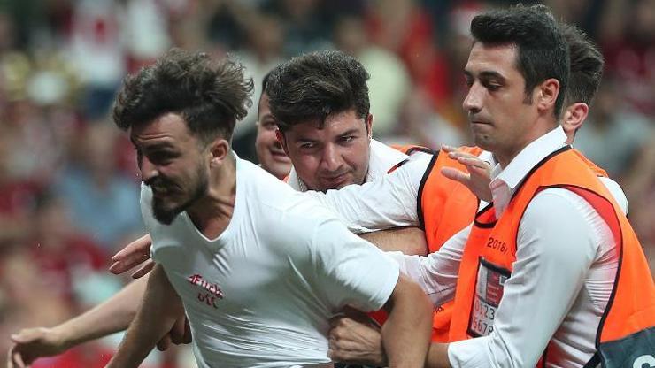 Süper Kupa maçında sahaya giren Youtubera 1 yıl 8 ay hapis cezası