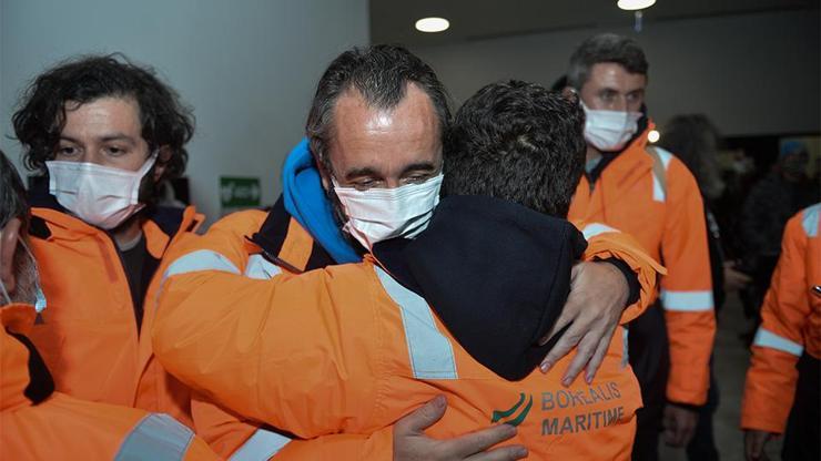 Kaçırılan 15 Türk denizci bu sabah İstanbula ulaştı