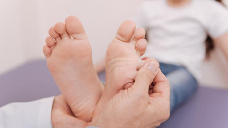 Ayak Ağrısı Neden Olur, Nasıl Geçer Ayak Ağrısından Kaynaklanan Riskler Nelerdir