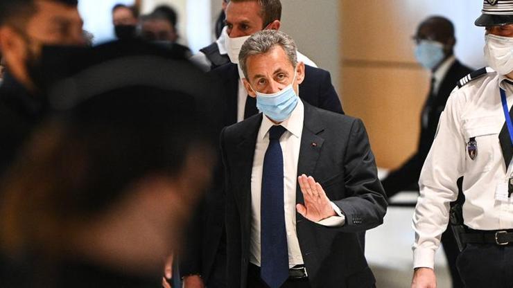Son dakika... Fransada Eski Cumhurbaşkanı Sarkozy hakkındaki yolsuzluk davasında suçlu bulundu