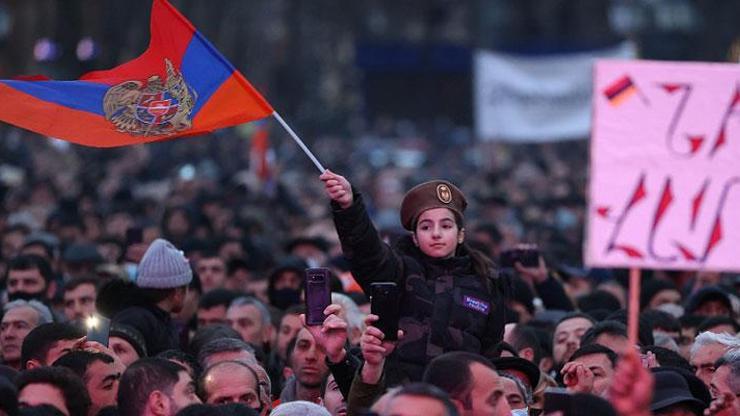 Ermenistanda kriz sürüyor Yine imzalamadı